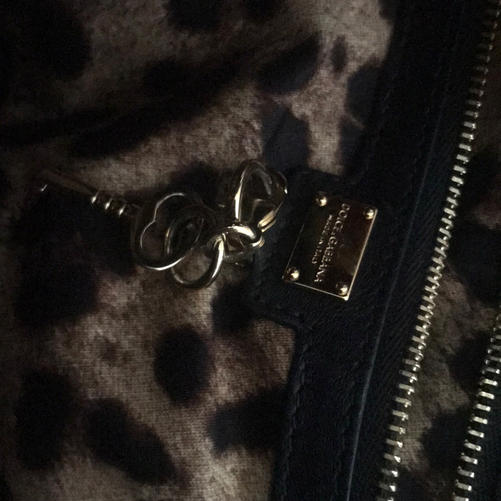 Dolce & Gabbana Miss Linda Saffiano leather handle bag with gold-tone - Picture 8 of 16